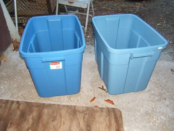 Rubbermaid Commercial Products Utility Tote Box,   cu. ft
