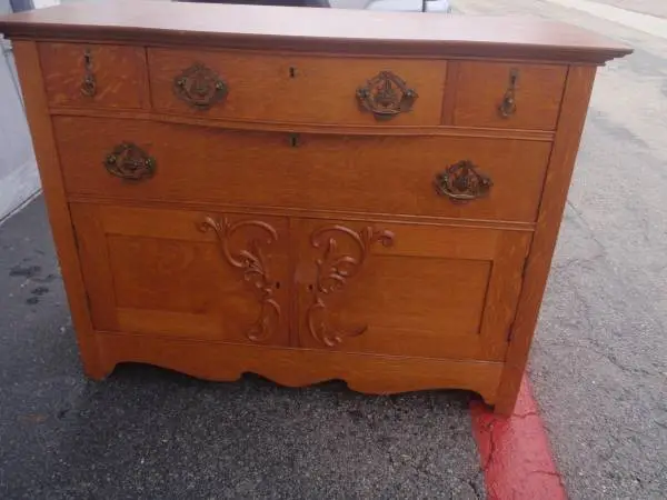 Dresser With Ornate Mirror That Sits On Top, Has Locking Drawers,