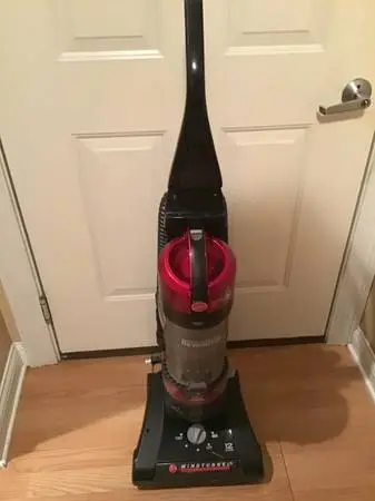 Hoover wind tunnel vacuum cleaner
