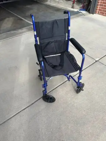 Wheelchair (Everest & Jennings)