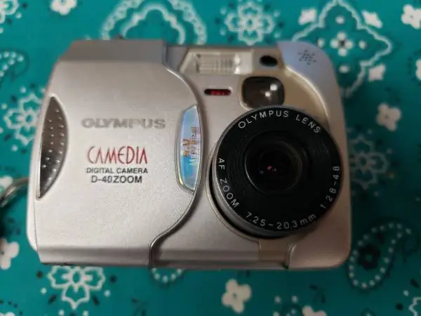 Olympus Digital Camera Camedia D40 2.8 Zoom Lens