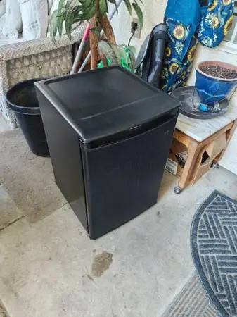 Dandy mini fridge commercial grade mini fridge 100 firm no less