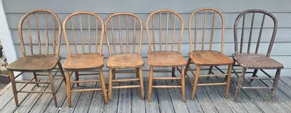 4 or 6 Farmhouse Spindle Back Windsor Chairs -