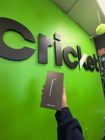 Get the Samsung Galaxy S25 for $360 when you switch to Cricket!!