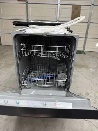 Frigidaire 24-in Front Control Built-in Dishwasher Stainless Steel