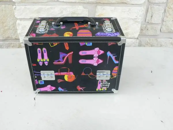 Caboodles Medium Neat Freak Train Case