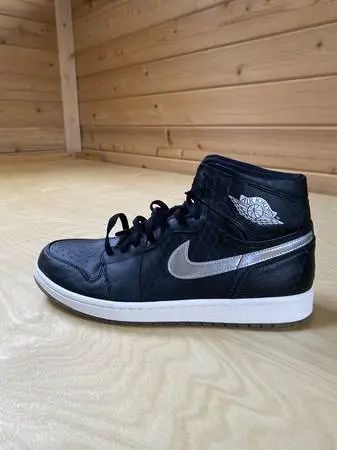 Nike Jordan 1 Retro High Passport 850703-011 Men Size 11.5