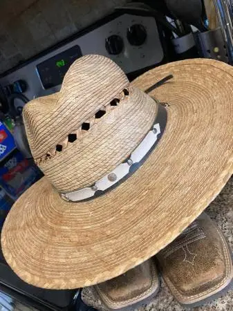 Straw Hat - Fitted - Western Style Cowboy / Cowgirl Hat
