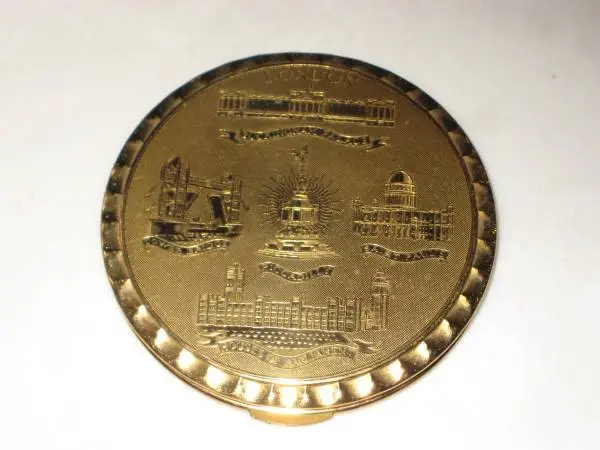 Vintage Kigu powder compact London