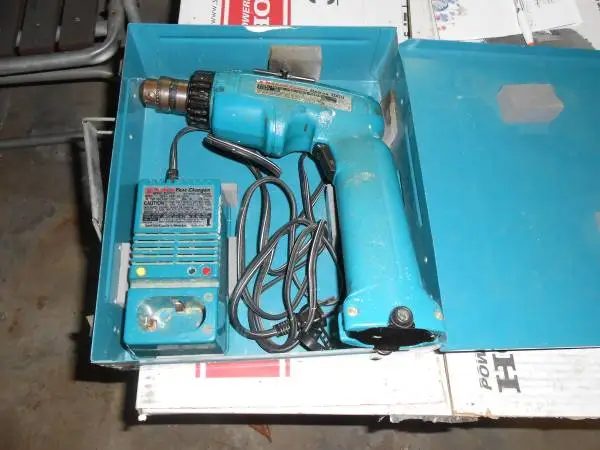 Makita drill charger 9v