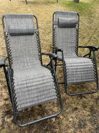 Gravity chairs