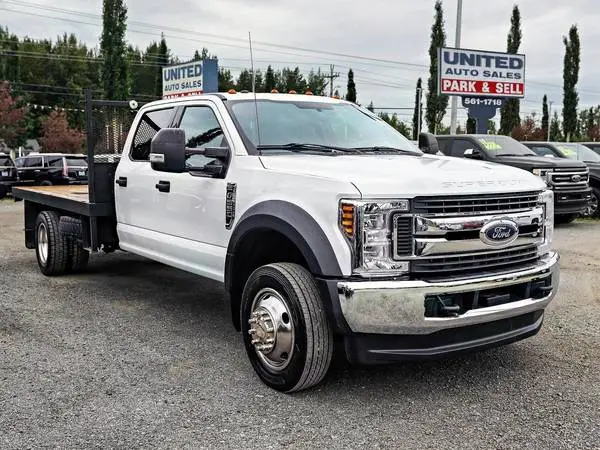2019 Ford F550 Super Duty Crew Cab  Chassis XLT Cab  Chassis 4D