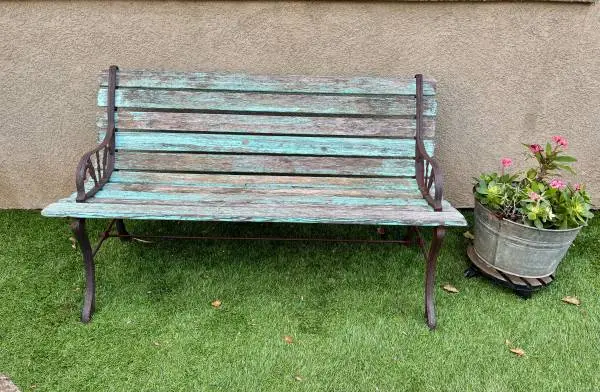 Vintage 4 ft. Park Bench - lots of Charm for your yard!