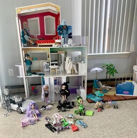 HUGE - Rainbow High Doll Collection - 10 Dolls & Accs, House, Car,