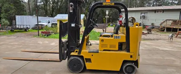 1996 CATIPILLER 80D 8000LB CAPACITY FORKLIFT