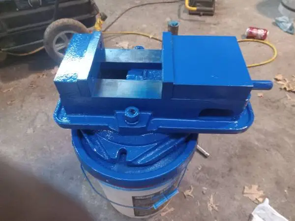 kurt vice with swivel base.