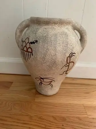 Navajo pottery vase