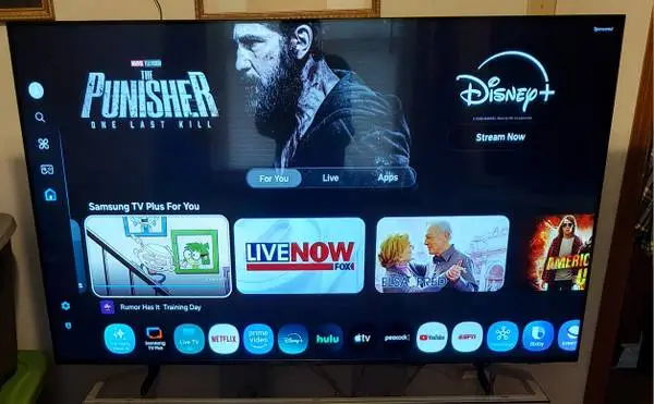 SAMSUNG 55 4K UHD SMART TV/TV STAND