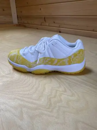 Womens Air Jordan 11 Low Yellow Snakeskin Womens Size 11.5