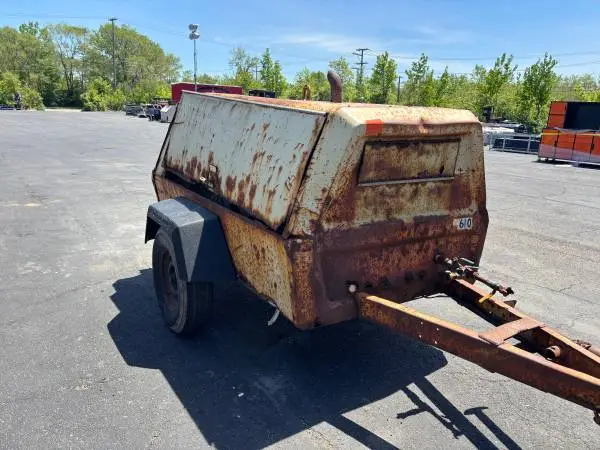 Ingersoll Rand 185cfm diesel compressor