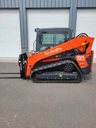 2023 KUBOTA SVL65-2 - 40 HOURS, HIGH FLOW, CAB, HEAT, A/C, HYD Q/C