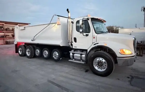 New Build 16 Wheeler Dump Truck - Allison Automatic & Low Orig Miles!!