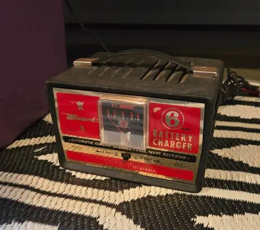 Wizard 6 Amp Battery Charger 6/12 Volt**