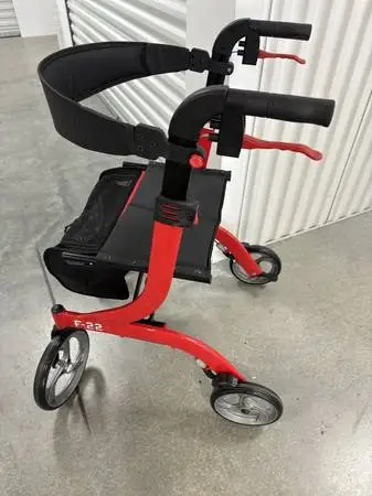 Drive Medical Rollator Walker~300 lb max~alum frame~brakes~adj ht~bag