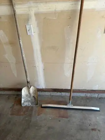 Floor squeegee & shovel