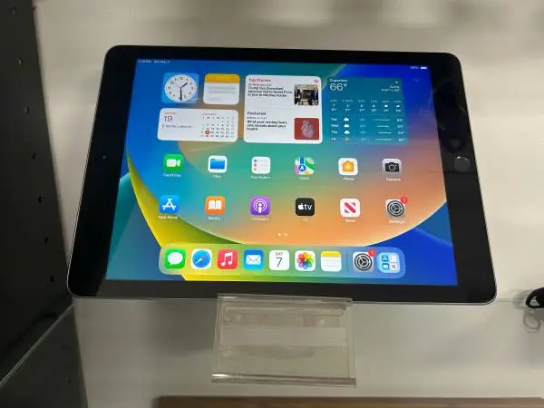 APPLE IPAD 6TH GEN MR7F2LL/A (WI-FI ONLY)32 GB /SPACE GRAY