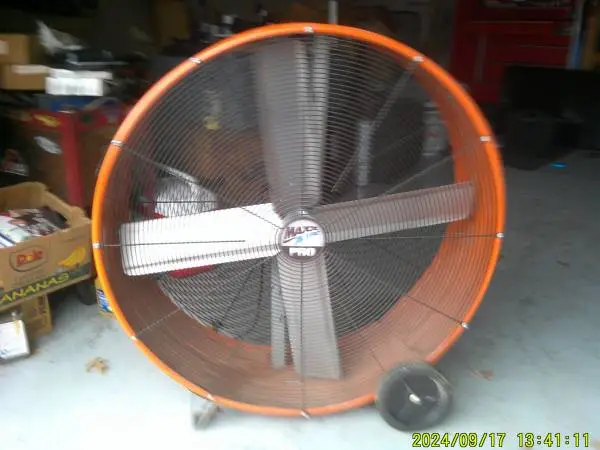 Maxx Air  Pro  42 inch   Heavy Duty Portable Barrel Fan