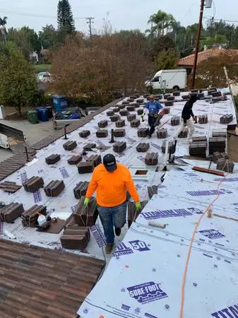 🏠 ROOF ISSUES AFTER THE RAIN? CHECK IT NOW 🏠