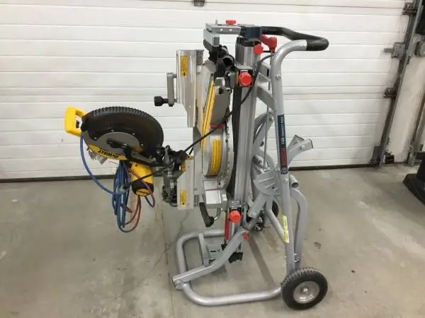 Dewalt 12” Compound Sliding Miter Saw+Wheeled Bosch T4B Gravity Table