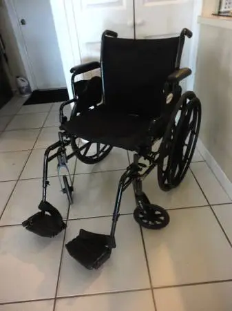WHEELCHAIR   20 VINYL SEAT REGULAR LEGS 350 CAPACITY
