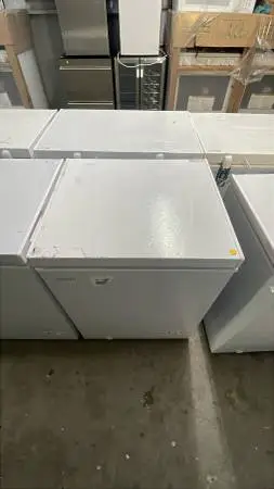 Vissani New White Chest Freezer Open Box - new with tiny scuff/dings