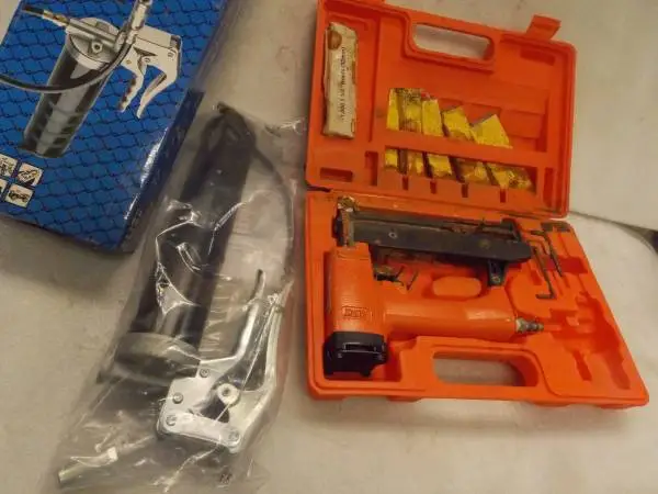 NEW Pistol Grip Grease Gun w/ Hose and Air Nailer 18Ga Nails Get Both