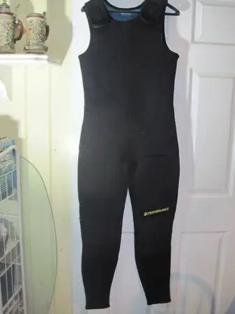 Performance dive suit