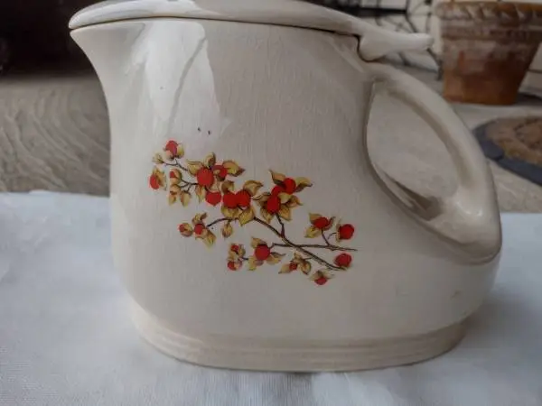 ANTIQUE PITCHER UNIVERSAL POTTERIES CAMBRIDGE OHIO