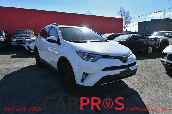 2017 Toyota RAV4 XLE - AWD - Bluetooth - Backup Camera - Sunroof