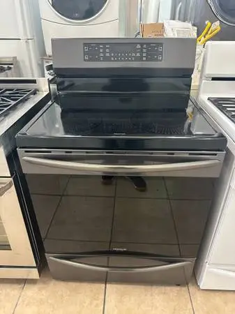 Induction Electric Range with Air Fry - Oven 5.4 cu. ft. Black Stainle