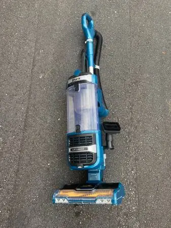 Shark Lift-Away With Powerfins Vacuum Cleaner