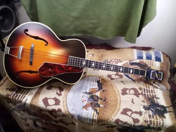 Epiphone Masterbilt Century De Luxe 4-String Acoustic/Electric Bass