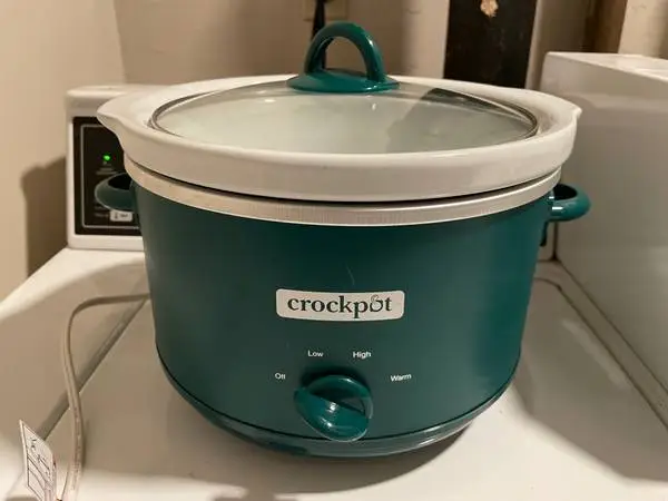 Brand new Crock-Pot 4.5qt Slow Cooker Ponderosa Green: Ceramic