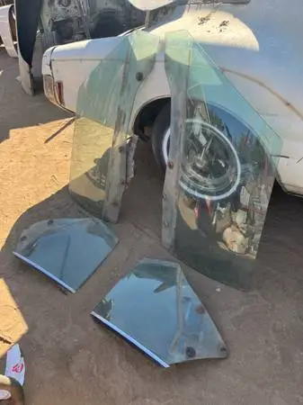 71,72,73 Buick Riviera Glass