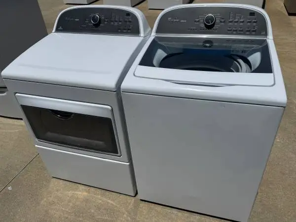 Black panel Whirlpool washer and whirlpool dryer electric l