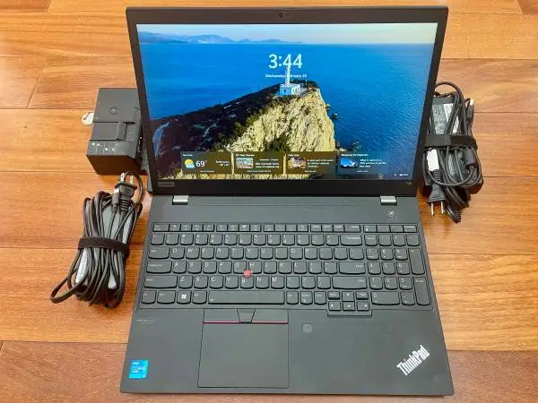 Thinkpad T15 Gen2 laptop IRIS-Xe GPU 32RAM FHD-Touchscren+Win11+Office