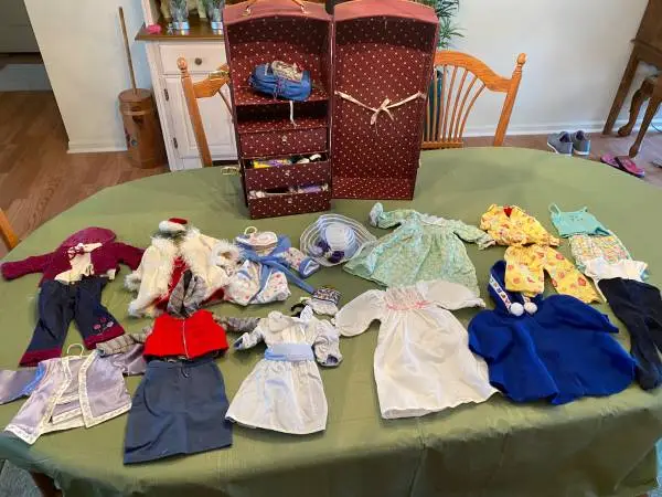 American Girl Doll Wardrobe Steamer Trunk Lot Outfits & Accessories