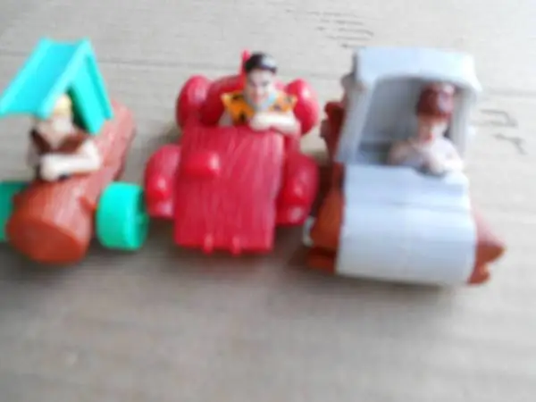 FLINTSTONES  FIGURES CARS