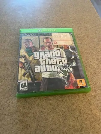 XBOX ONE-GRAND THEFT AUTO FIVE WITH MANUAL
