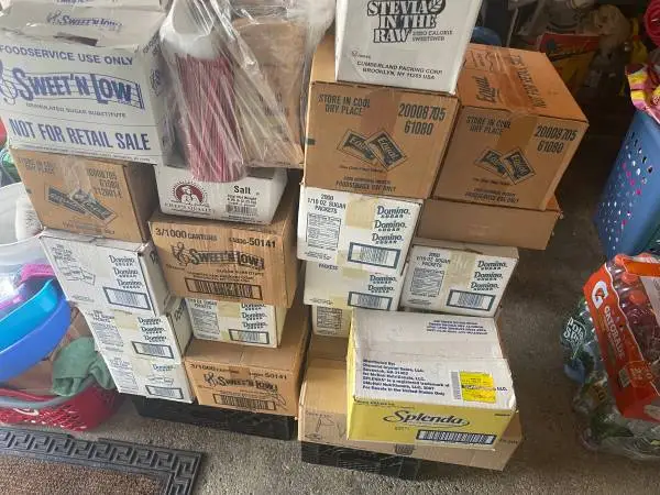 DOMINIO SUGAR / RESTURANT SUPPLIES